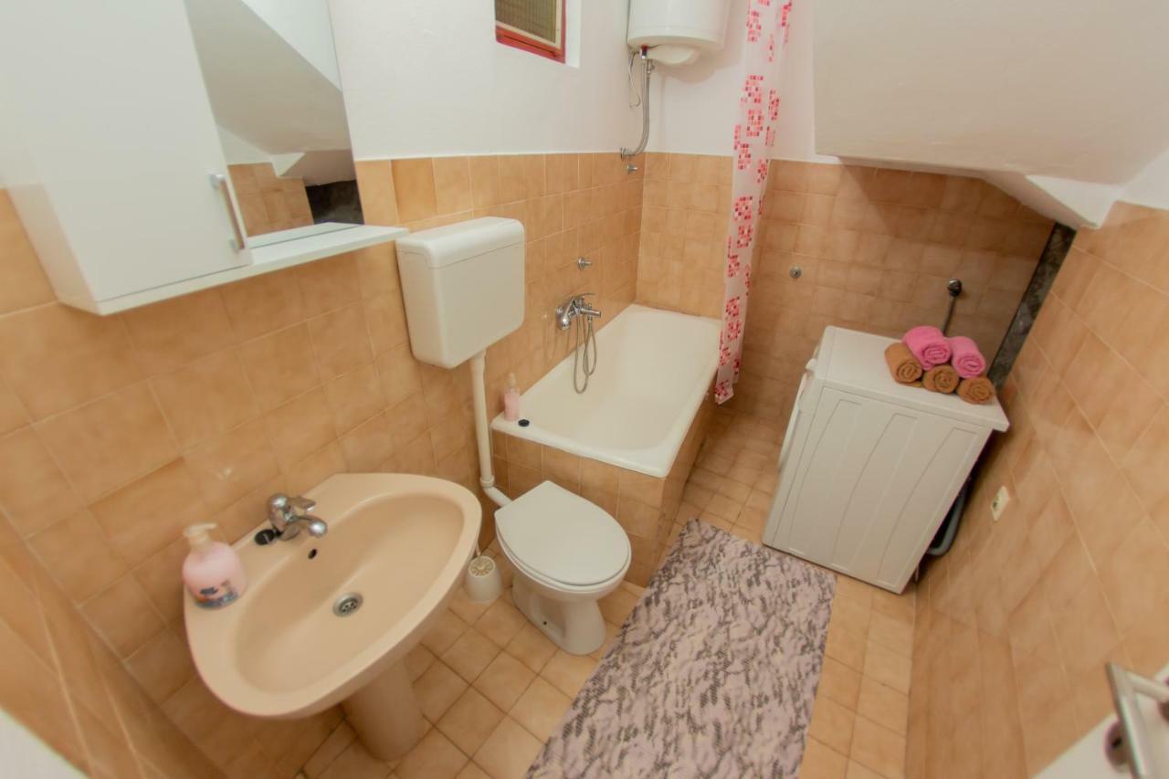 Apartmani Sunset Rogotin Exterior foto